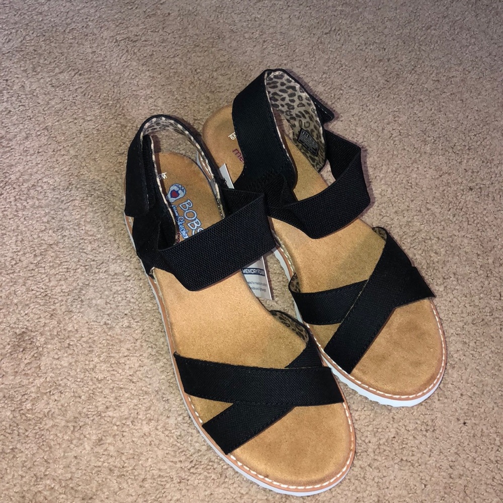 NWT BOBS black sandals